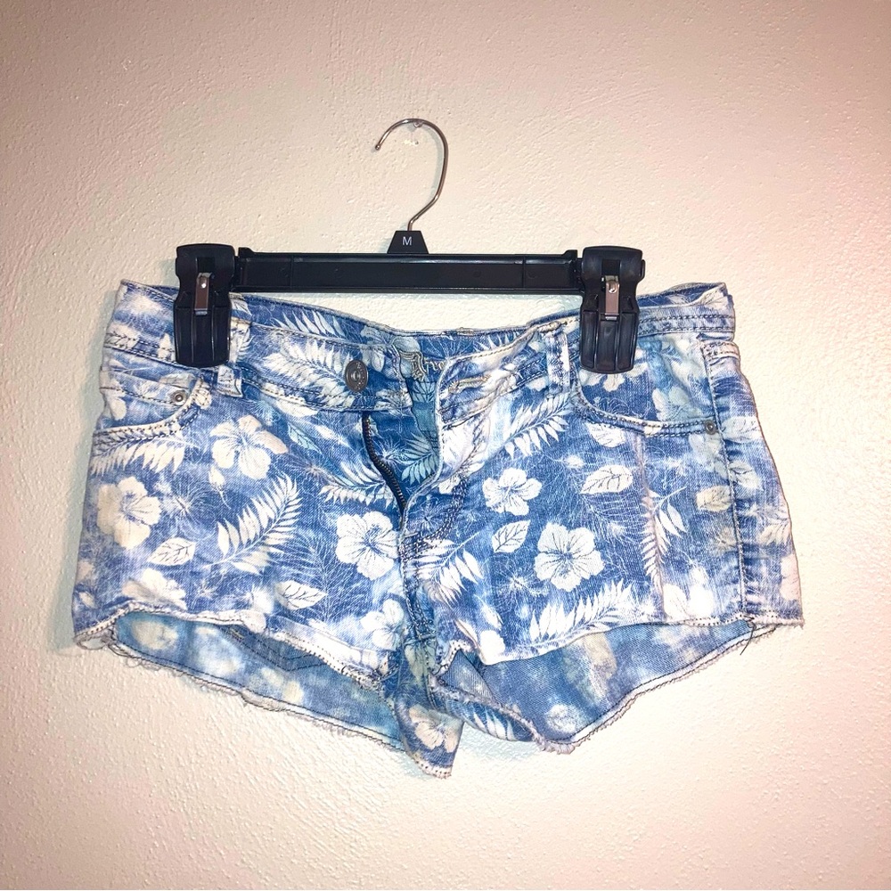 Denim cute shorts